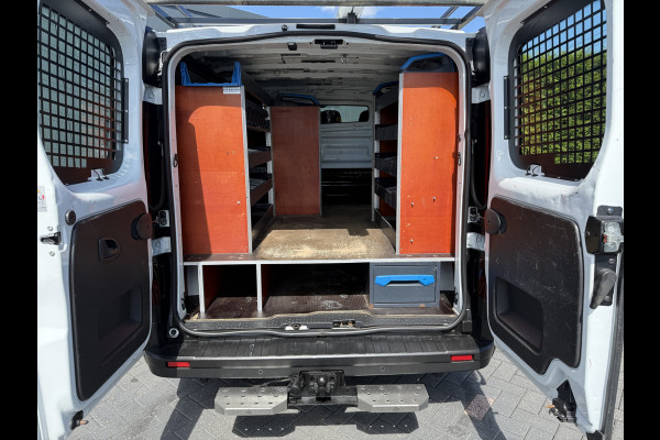 Renault Trafic 2.0 dCi 145 PK / L1H1 / AUTOMAAT / 2x SCHUIFDEUR / INRICHTING / TREKHAAK / IMPERIAAL / 3-ZITS