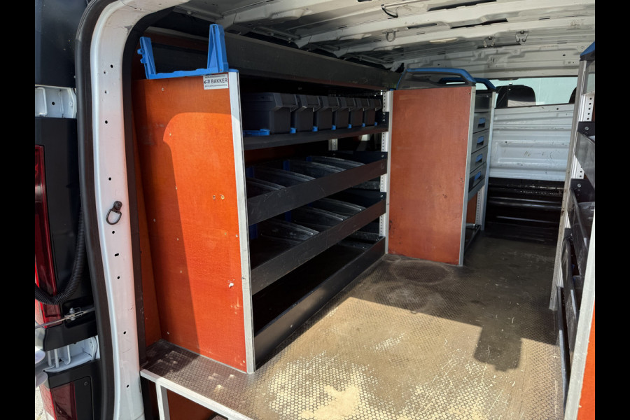 Renault Trafic 2.0 dCi 145 PK / L1H1 / AUTOMAAT / 2x SCHUIFDEUR / INRICHTING / TREKHAAK / IMPERIAAL / 3-ZITS