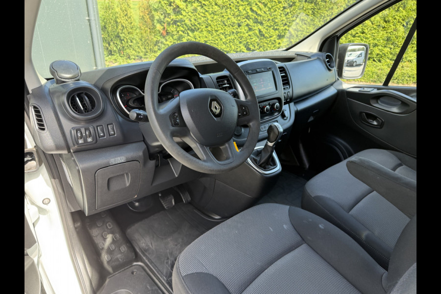 Renault Trafic 2.0 dCi 145 PK / L1H1 / AUTOMAAT / 2x SCHUIFDEUR / INRICHTING / TREKHAAK / IMPERIAAL / 3-ZITS