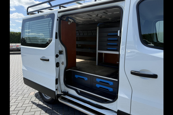 Renault Trafic 2.0 dCi 145 PK / L1H1 / AUTOMAAT / 2x SCHUIFDEUR / INRICHTING / TREKHAAK / IMPERIAAL / 3-ZITS