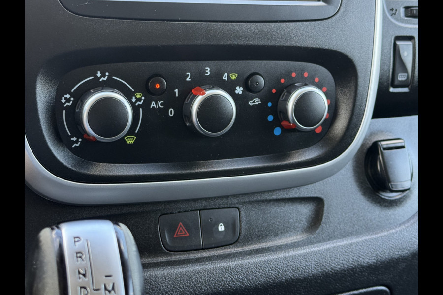 Renault Trafic 2.0 dCi 145 PK / L1H1 / AUTOMAAT / 2x SCHUIFDEUR / INRICHTING / TREKHAAK / IMPERIAAL / 3-ZITS