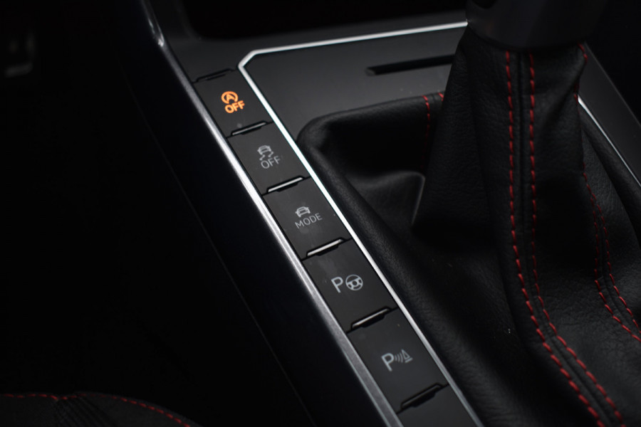 Volkswagen Polo GTI 2.0 TSI 210PK DSG GTI-SPORT VIRTUAL/LED/CARPLAY