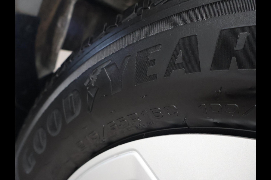 Ford Transit Custom 300 2.0 TDCI L2H1 6-PERS DUBBEL CAB. + TREKHAAK | CARPLAY | CAMERA