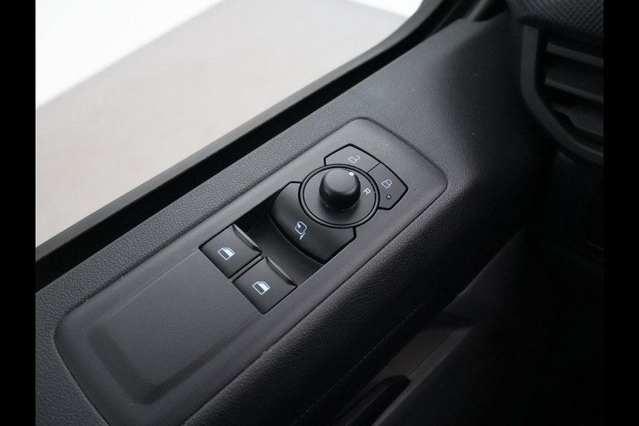 Ford Transit Custom 300 2.0 TDCI L2H1 6-PERS DUBBEL CAB. + TREKHAAK | CARPLAY | CAMERA