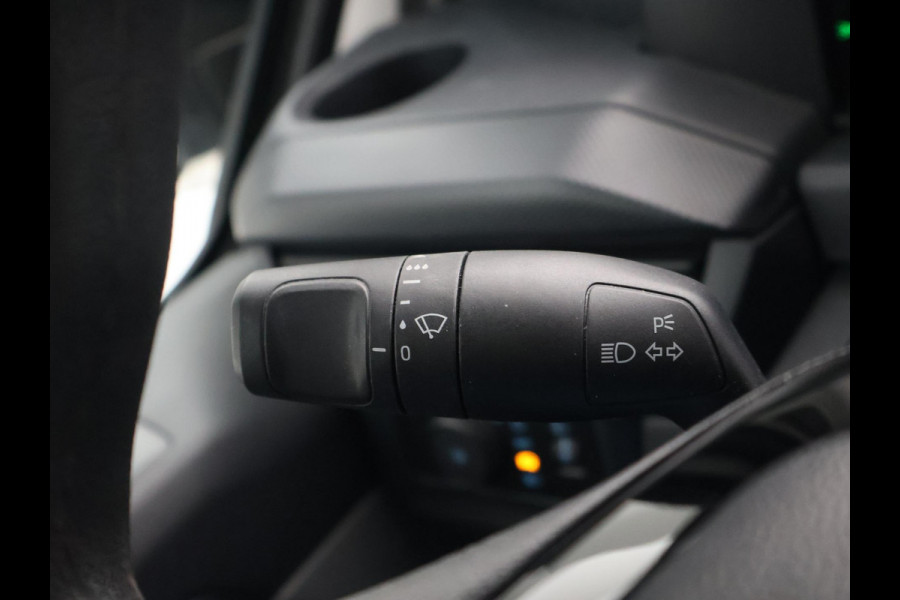 Ford Transit Custom 300 2.0 TDCI L2H1 6-PERS DUBBEL CAB. + TREKHAAK | CARPLAY | CAMERA
