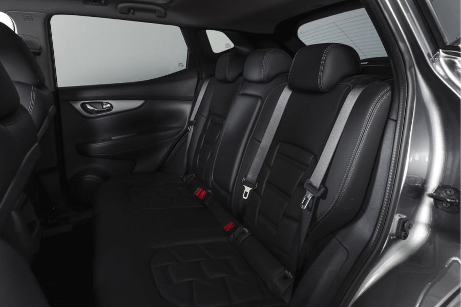 Nissan QASHQAI 1.3 DIG-T 158 PK Premium Edition - Automaat Orig. NL | Panodak | Trekhaak | Cruise | Stoelverw. | PDC | 360 Camera | NAV | ECC | Trekhaak | LM 19" |
