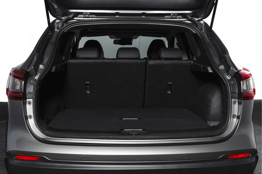 Nissan QASHQAI 1.3 DIG-T 158 PK Premium Edition - Automaat Orig. NL | Panodak | Trekhaak | Cruise | Stoelverw. | PDC | 360 Camera | NAV | ECC | Trekhaak | LM 19" |