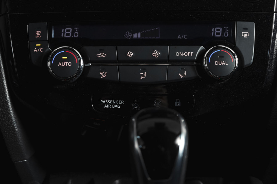 Nissan QASHQAI 1.3 DIG-T 158 PK Premium Edition - Automaat Orig. NL | Panodak | Trekhaak | Cruise | Stoelverw. | PDC | 360 Camera | NAV | ECC | Trekhaak | LM 19" |