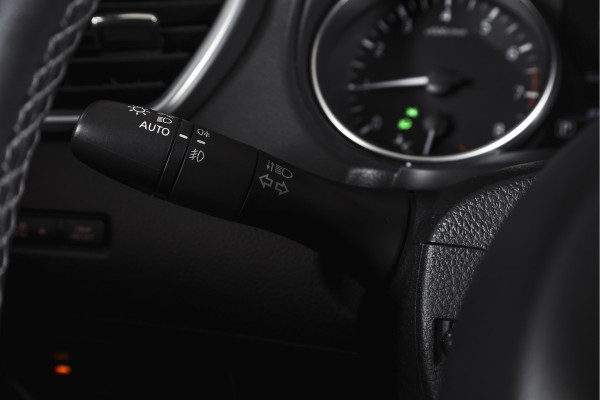 Nissan QASHQAI 1.3 DIG-T 158 PK Premium Edition - Automaat Orig. NL | Panodak | Trekhaak | Cruise | Stoelverw. | PDC | 360 Camera | NAV | ECC | Trekhaak | LM 19" |