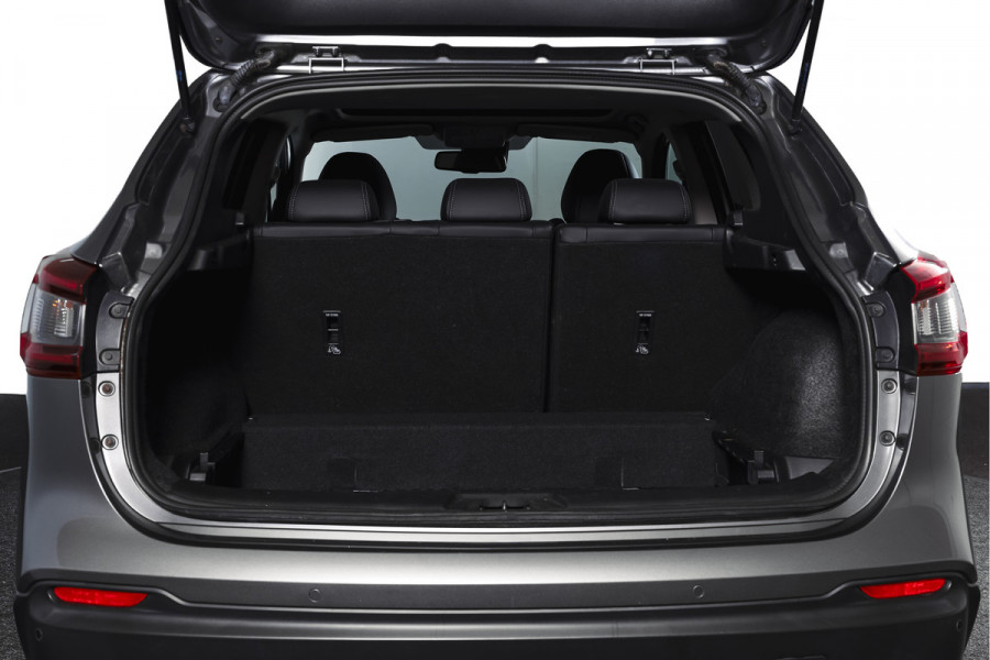 Nissan QASHQAI 1.3 DIG-T 158 PK Premium Edition - Automaat Orig. NL | Panodak | Trekhaak | Cruise | Stoelverw. | PDC | 360 Camera | NAV | ECC | Trekhaak | LM 19" |
