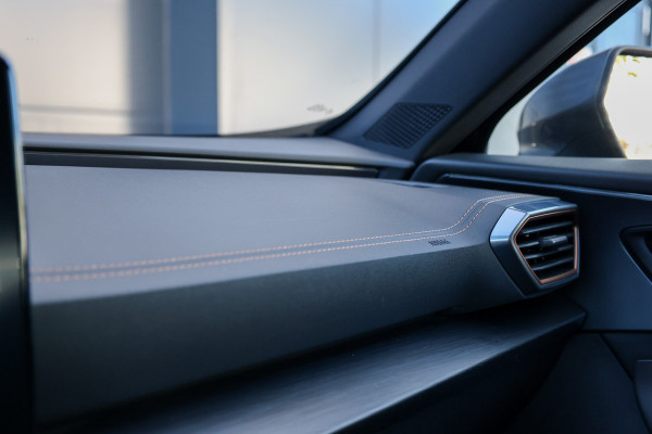 CUPRA Formentor 1.4 e-Hybrid Business | BTW | PANO | CAMERA | STUURWIELVERWARMING | ACC | ELEK.TREKHAAK |