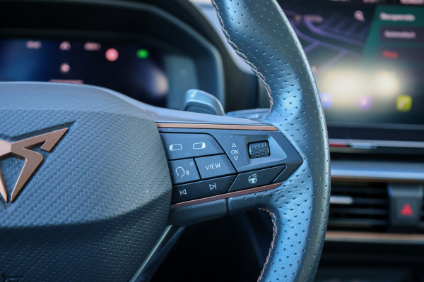 CUPRA Formentor 1.4 e-Hybrid Business | BTW | PANO | CAMERA | STUURWIELVERWARMING | ACC | ELEK.TREKHAAK |