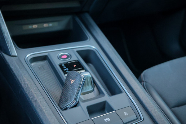 CUPRA Formentor 1.4 e-Hybrid Business | BTW | PANO | CAMERA | STUURWIELVERWARMING | ACC | ELEK.TREKHAAK |