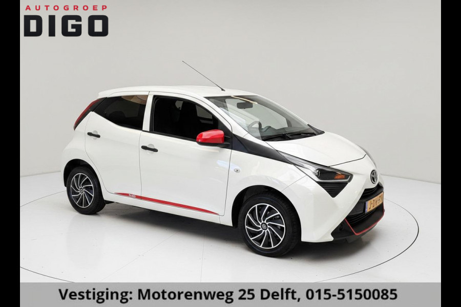 Toyota Aygo 1.0 VVT-i CORAL RED PACK 1e EIG. GARANTIE 7-2030* AIRCO. CARPLAY NAVI.PRIVACY GLASS. COMFORT PACK.100% OH