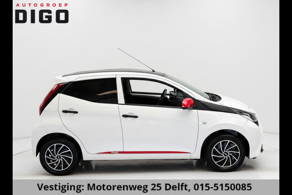 Toyota Aygo 1.0 VVT-i CORAL RED PACK 1e EIG. GARANTIE 7-2030* AIRCO. CARPLAY NAVI.PRIVACY GLASS. COMFORT PACK.100% OH