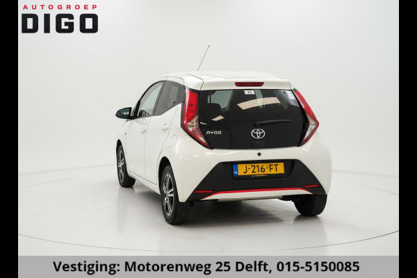 Toyota Aygo 1.0 VVT-i CORAL RED PACK 1e EIG. GARANTIE 7-2030* AIRCO. CARPLAY NAVI.PRIVACY GLASS. COMFORT PACK.100% OH