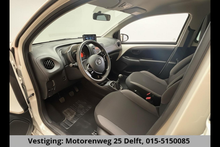 Toyota Aygo 1.0 VVT-i CORAL RED PACK 1e EIG. GARANTIE 7-2030* AIRCO. CARPLAY NAVI.PRIVACY GLASS. COMFORT PACK.100% OH