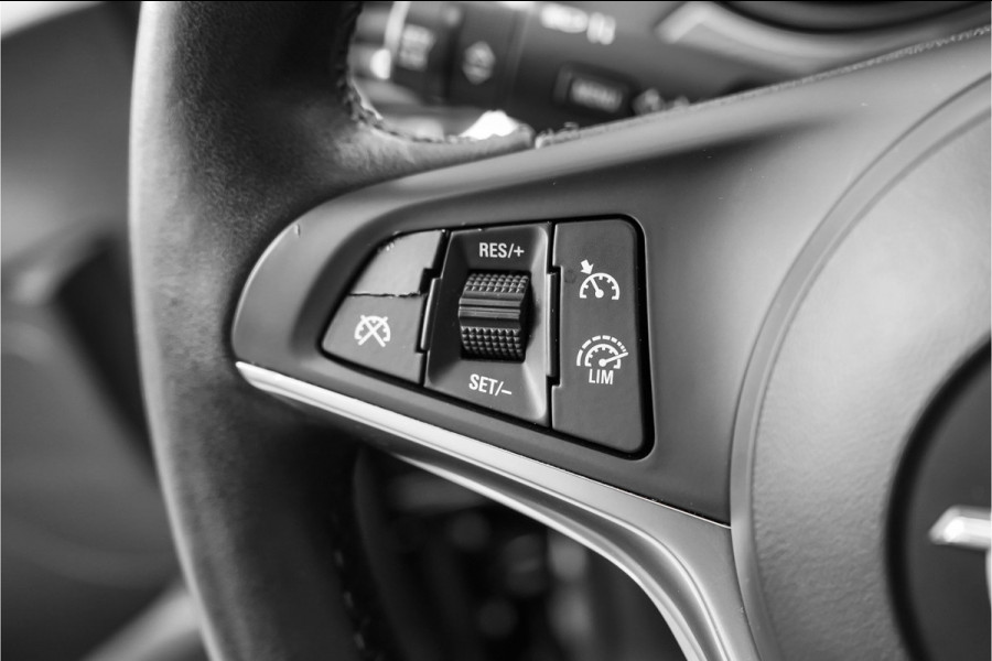 Opel ADAM 1.4 Bi-Fuel Unlimited Stuur & Stoelverw Climate Bluetooth