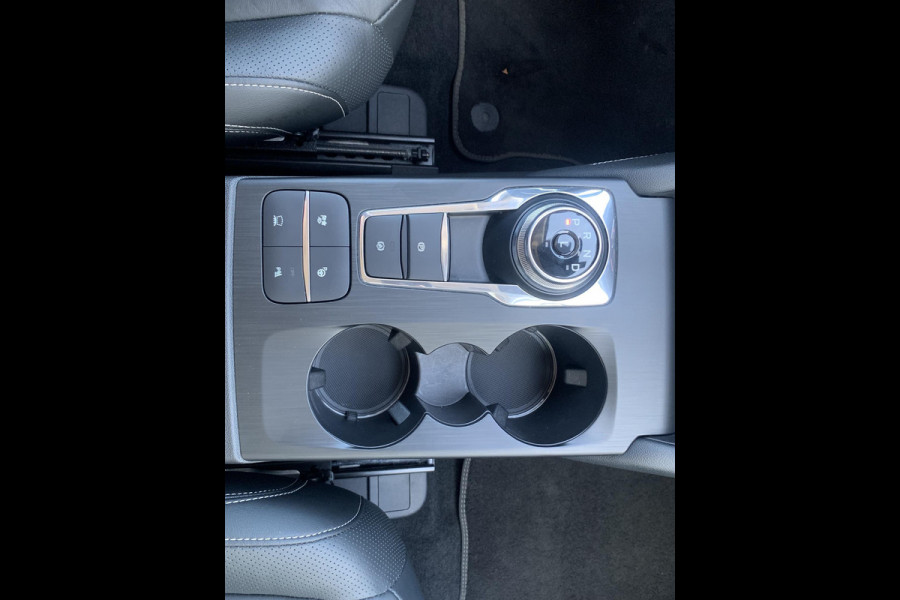 Ford Kuga 2.5 Duratec FHEV Vignale CVT 4WD 190pk | Driver Assistance Pack | Winterpack |  Volledig Lederen Interieur | Intelligente Vierwielaandrijving | Geen stekker nodig