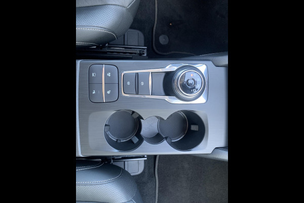 Ford Kuga 2.5 Duratec FHEV Vignale CVT 4WD 190pk | Driver Assistance Pack | Winterpack |  Volledig Lederen Interieur | Intelligente Vierwielaandrijving | Geen stekker nodig