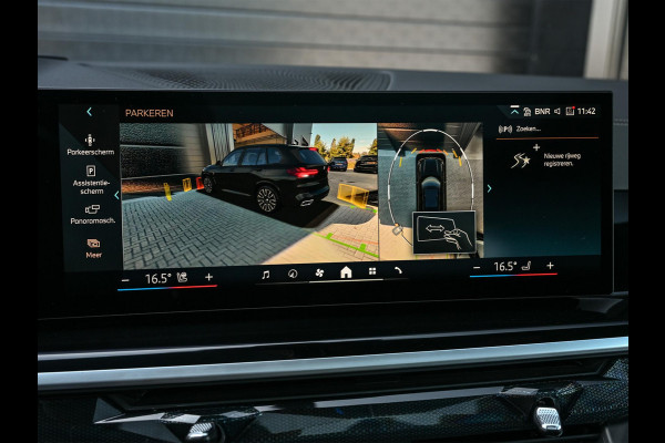 BMW X5 xDrive50e M-Sport Pro | Panoramadak | M-Performance Seats | HUD | 360 Camera | Stoelverwarming + Ventilatie | Memory Seats | Ambiance Interieur | Soft Close | Iconic Glow | Achterbank Verwarming |