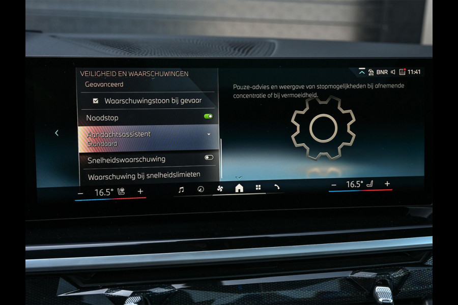 BMW X5 xDrive50e M-Sport Pro | Panoramadak | M-Performance Seats | HUD | 360 Camera | Stoelverwarming + Ventilatie | Memory Seats | Ambiance Interieur | Soft Close | Iconic Glow | Achterbank Verwarming |