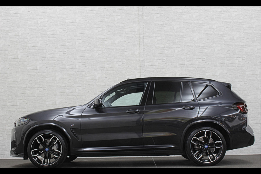 BMW iX3 M-Sport | Sophisto Grey! | Panorama | ACC | Leder | Memory | El. Trekhaak | 97.6% SOH | Sfeerverlichting | 3-Zone Clima | Carplay | LED | Btw auto, 35250,= ex. | Rijklaar incl. Bovag garantie!