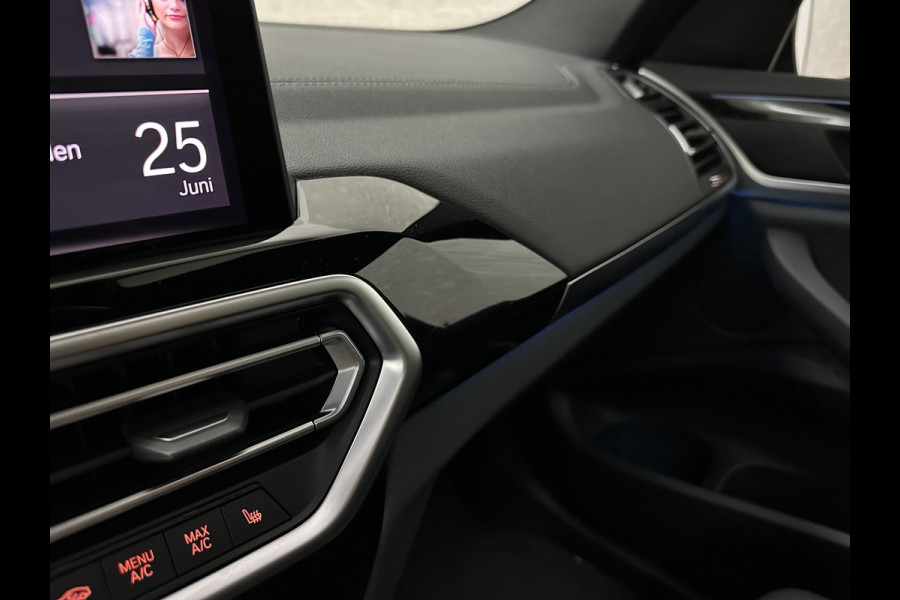 BMW iX3 M-Sport | Sophisto Grey! | Panorama | ACC | Leder | Memory | El. Trekhaak | 97.6% SOH | Sfeerverlichting | 3-Zone Clima | Carplay | LED | Btw auto, 35250,= ex. | Rijklaar incl. Bovag garantie!