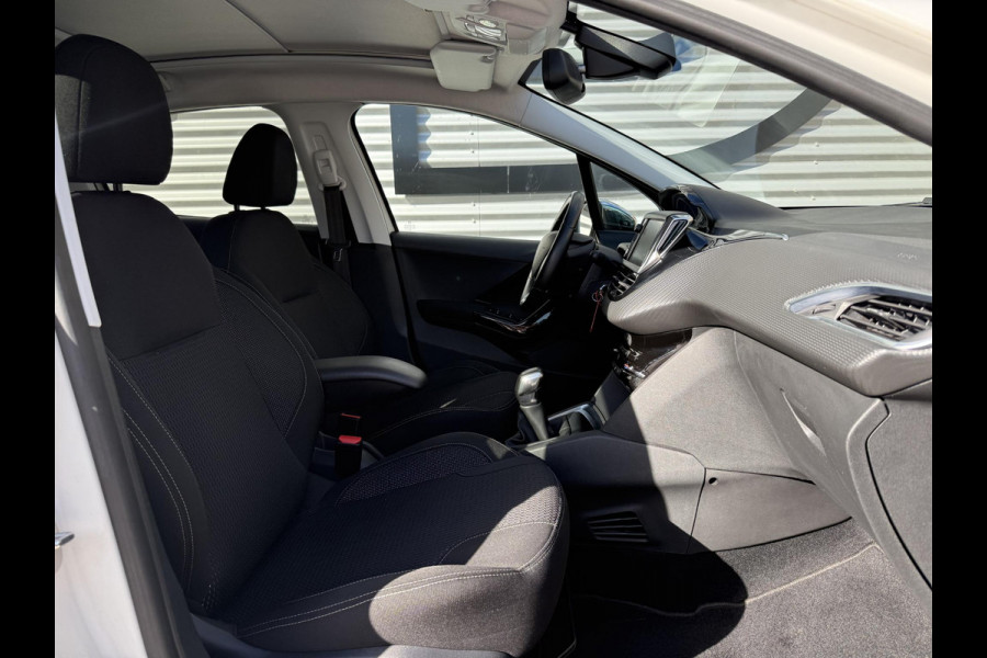 Peugeot 208 1.2 PureTech Allure 2e Eigenaar|Navi|Pano|D-riem vv in 2024|Carplay|Clima|Cruise|PDC|LM Velgen|N.A.P|APK tot 02-2027