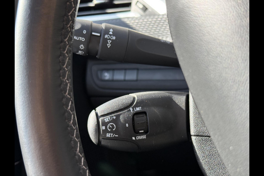 Peugeot 208 1.2 PureTech Allure 2e Eigenaar|Navi|Pano|D-riem vv in 2024|Carplay|Clima|Cruise|PDC|LM Velgen|N.A.P|APK tot 02-2027