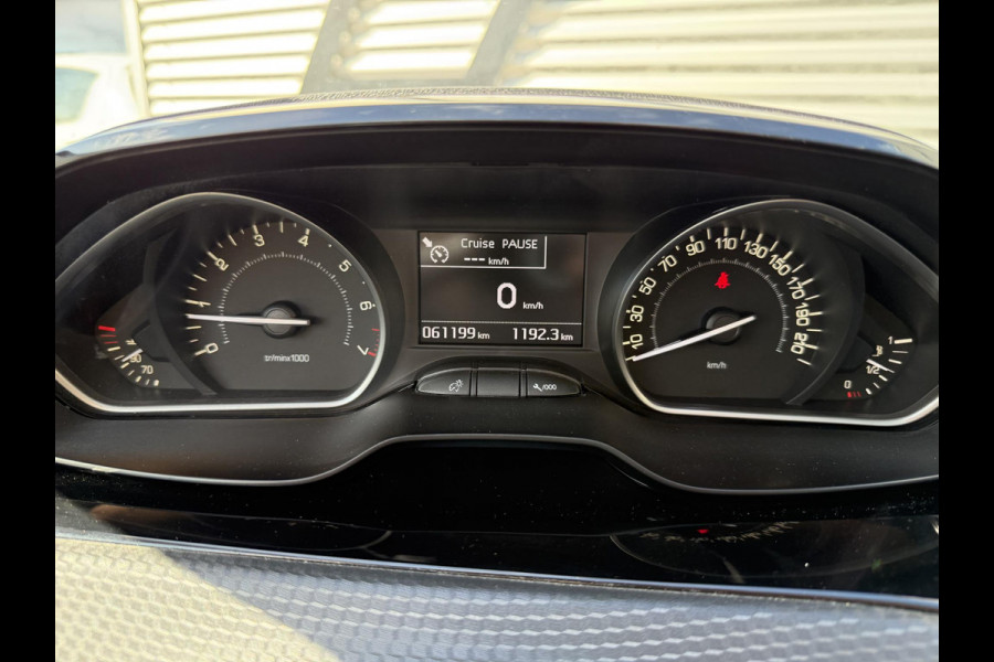 Peugeot 208 1.2 PureTech Allure 2e Eigenaar|Navi|Pano|D-riem vv in 2024|Carplay|Clima|Cruise|PDC|LM Velgen|N.A.P|APK tot 02-2027
