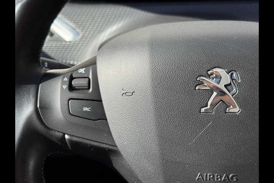 Peugeot 208 1.2 PureTech Allure 2e Eigenaar|Navi|Pano|D-riem vv in 2024|Carplay|Clima|Cruise|PDC|LM Velgen|N.A.P|APK tot 02-2027