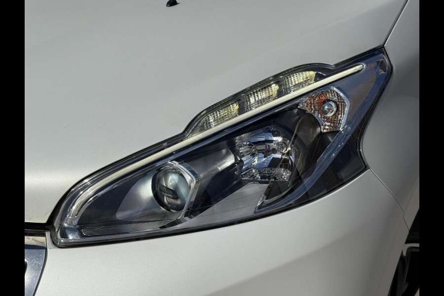 Peugeot 208 1.2 PureTech Allure 2e Eigenaar|Navi|Pano|D-riem vv in 2024|Carplay|Clima|Cruise|PDC|LM Velgen|N.A.P|APK tot 02-2027
