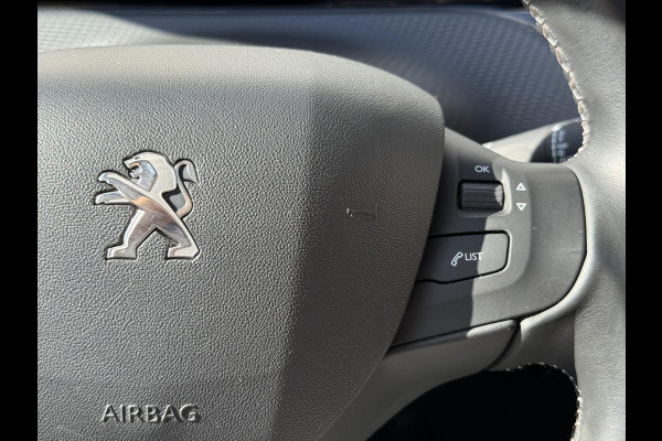 Peugeot 208 1.2 PureTech Allure 2e Eigenaar|Navi|Pano|D-riem vv in 2024|Carplay|Clima|Cruise|PDC|LM Velgen|N.A.P|APK tot 02-2027