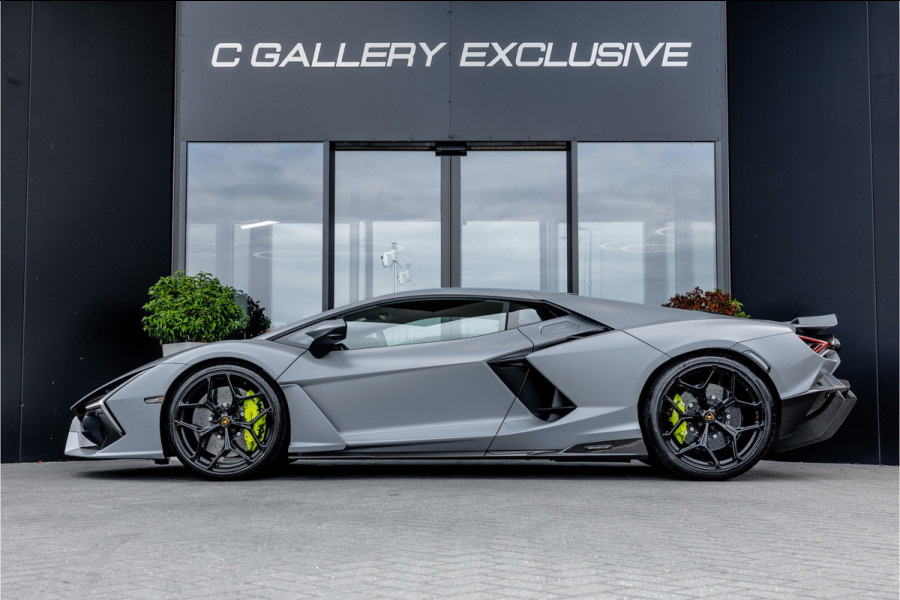 Lamborghini Revuelto 6.5 V12 - Alcantara | Carbon | Passenger Display | 21"