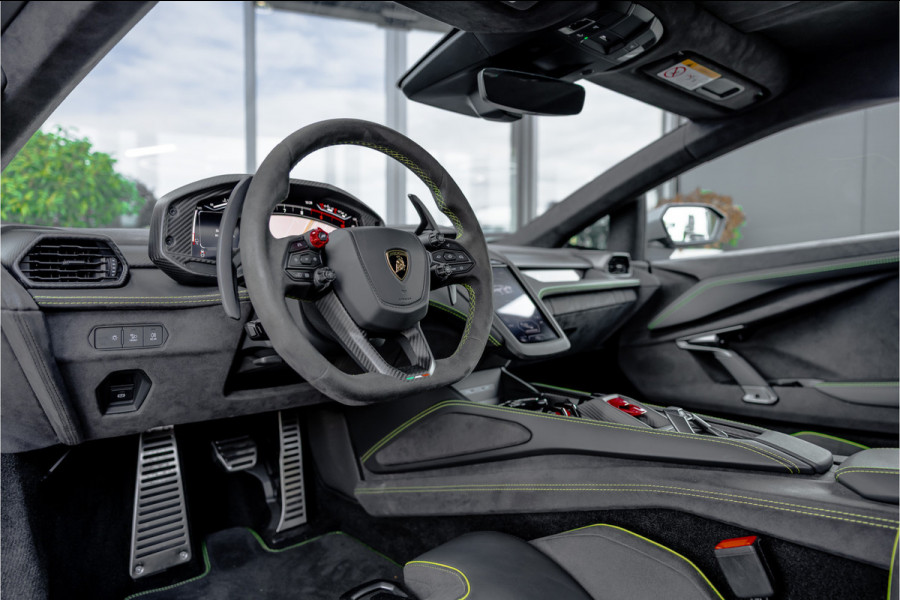 Lamborghini Revuelto 6.5 V12 - Alcantara | Carbon | Passenger Display | 21"