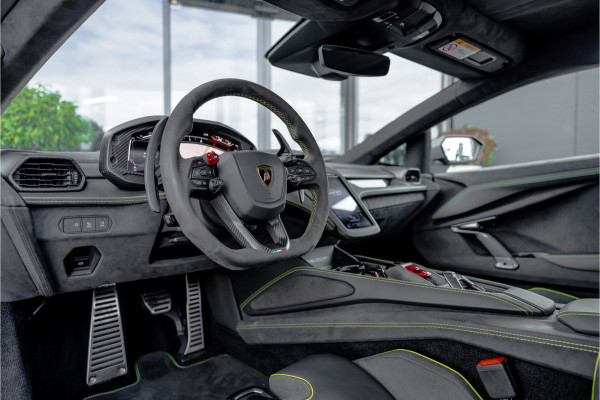 Lamborghini Revuelto 6.5 V12 - Alcantara | Carbon | Passenger Display | 21"
