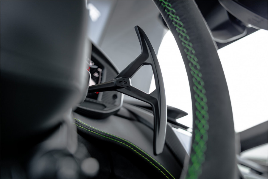Lamborghini Revuelto 6.5 V12 - Alcantara | Carbon | Passenger Display | 21"