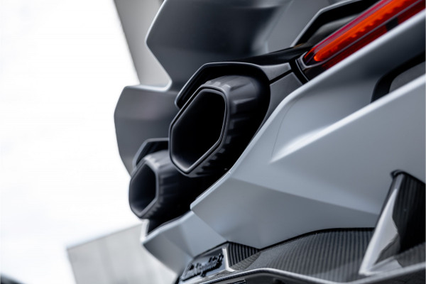 Lamborghini Revuelto 6.5 V12 - Alcantara | Carbon | Passenger Display | 21"