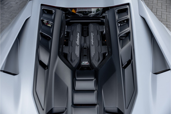 Lamborghini Revuelto 6.5 V12 - Alcantara | Carbon | Passenger Display | 21"