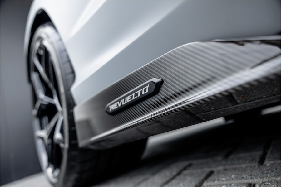 Lamborghini Revuelto 6.5 V12 - Alcantara | Carbon | Passenger Display | 21"