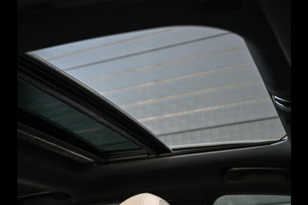 BMW 3-serie 330i High Executive M-Sport Pro | Panoramadak | HUD | Harman/Kardon | Memory Seats | Active Cruise | BMW Gesture Control | Camera | Stoelverwarming V+A | Ambiance Interieur | Stuurverwarming |