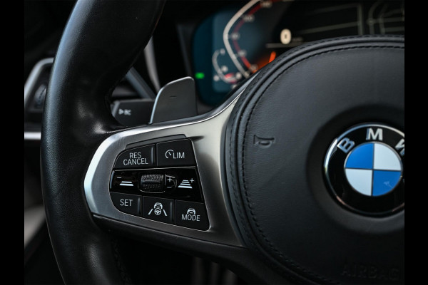 BMW 3-serie 330i High Executive M-Sport Pro | Panoramadak | HUD | Harman/Kardon | Memory Seats | Active Cruise | BMW Gesture Control | Camera | Stoelverwarming V+A | Ambiance Interieur | Stuurverwarming |