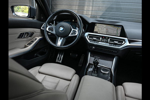 BMW 3-serie 330i High Executive M-Sport Pro | Panoramadak | HUD | Harman/Kardon | Memory Seats | Active Cruise | BMW Gesture Control | Camera | Stoelverwarming V+A | Ambiance Interieur | Stuurverwarming |
