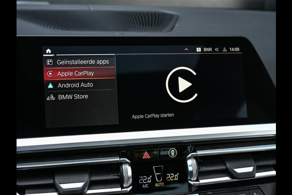 BMW 3-serie 330i High Executive M-Sport Pro | Panoramadak | HUD | Harman/Kardon | Memory Seats | Active Cruise | BMW Gesture Control | Camera | Stoelverwarming V+A | Ambiance Interieur | Stuurverwarming |