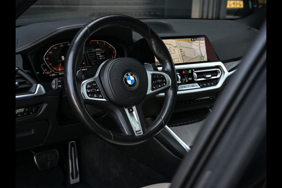 BMW 3-serie 330i High Executive M-Sport Pro | Panoramadak | HUD | Harman/Kardon | Memory Seats | Active Cruise | BMW Gesture Control | Camera | Stoelverwarming V+A | Ambiance Interieur | Stuurverwarming |