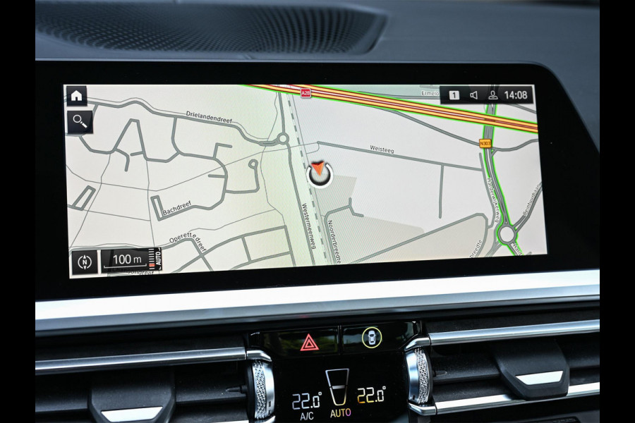 BMW 3-serie 330i High Executive M-Sport Pro | Panoramadak | HUD | Harman/Kardon | Memory Seats | Active Cruise | BMW Gesture Control | Camera | Stoelverwarming V+A | Ambiance Interieur | Stuurverwarming |