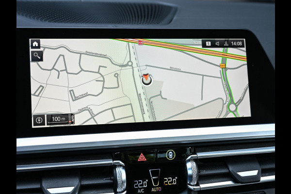 BMW 3-serie 330i High Executive M-Sport Pro | Panoramadak | HUD | Harman/Kardon | Memory Seats | Active Cruise | BMW Gesture Control | Camera | Stoelverwarming V+A | Ambiance Interieur | Stuurverwarming |