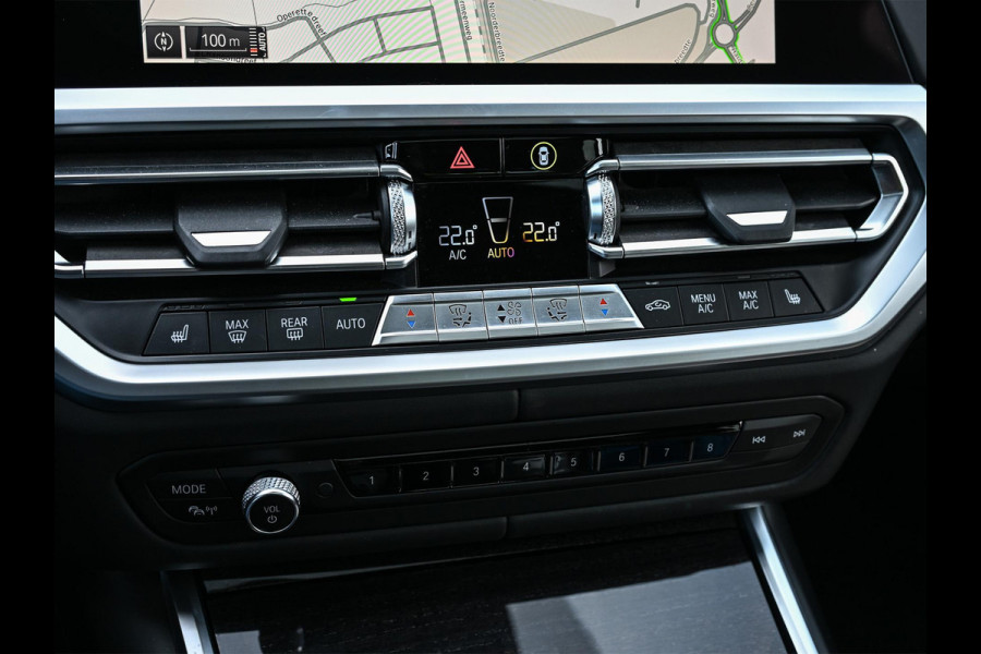 BMW 3-serie 330i High Executive M-Sport Pro | Panoramadak | HUD | Harman/Kardon | Memory Seats | Active Cruise | BMW Gesture Control | Camera | Stoelverwarming V+A | Ambiance Interieur | Stuurverwarming |