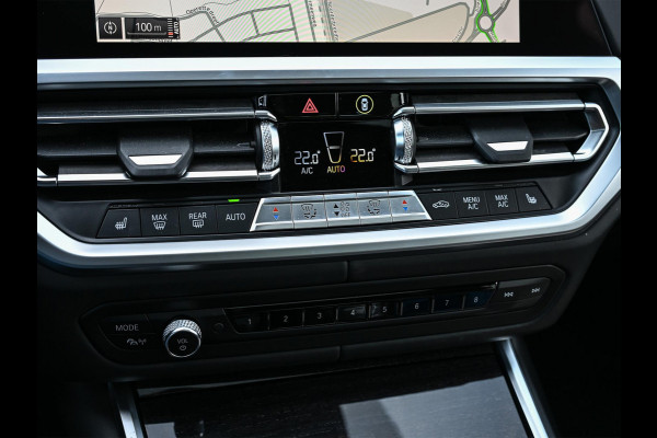BMW 3-serie 330i High Executive M-Sport Pro | Panoramadak | HUD | Harman/Kardon | Memory Seats | Active Cruise | BMW Gesture Control | Camera | Stoelverwarming V+A | Ambiance Interieur | Stuurverwarming |